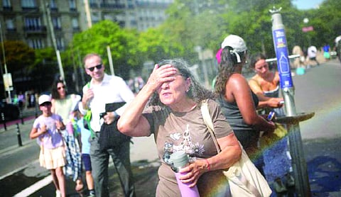 France records around 1,000 additional deaths amid heatwave