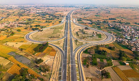 Ganga Expressway Inauguration: PM Narendra Modi Launches UP’s Longest 594 km Expressway Linking Meerut to Prayagraj