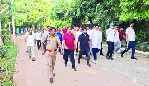GDA vice-chairman inspects Nehru Cricket Stadium