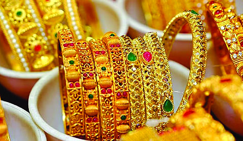 Gold declines Rs 800 to 3-week low of Rs 1.45 lakh per 10 grams