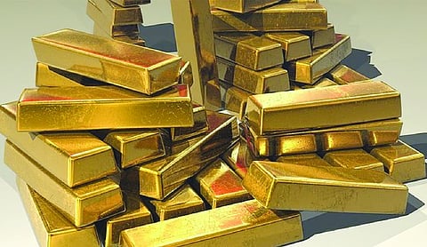 Gold extends losses in futures trade amid inflation, West Asia crisis