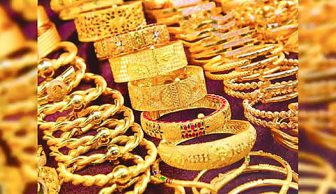 Gold extends slide, falls Rs 800 ahead of Rakshabandhan