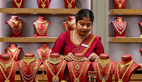 Gold falls ₹960 to ₹1.53 Lakh/10g, Silver drops sharply as equities strengthen and rupee gains