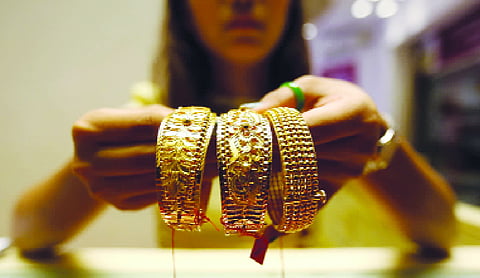 Gold price rises Rs 650 to Rs 1.66 lakh/10g in Delhi