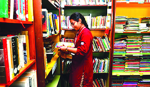 Government to upgrade 125 school libraries with digital tools