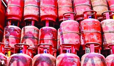 Govt tightens norms for supply of commercial LPG cylinders