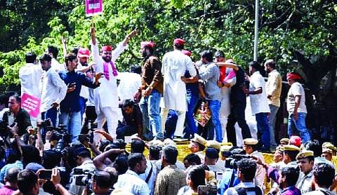 HC backs students protesting MPSC exam irregularities