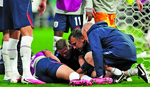 Henderson returns to England camp after surgery