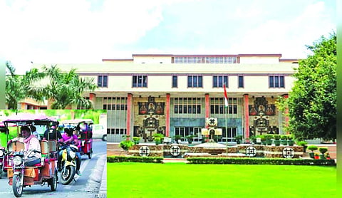High Court seeks Delhi Govt response on PIL seeking to regulate e-rickshaws