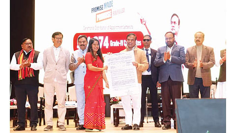 Himanta gives job letters to 4,369 for Grade IV posts