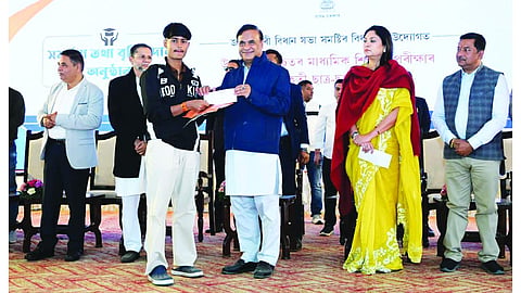 Himanta honours meritorious students for outstanding exam results