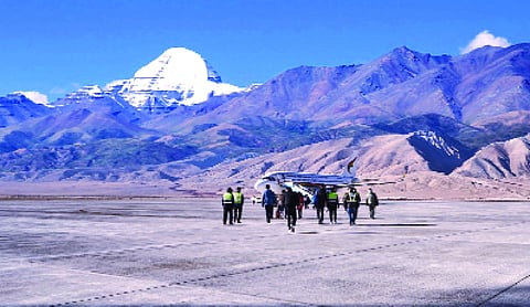 Indian envoy to China shows facilities available for Manasarovar pilgrims