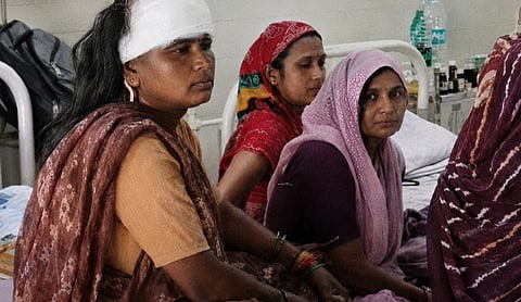 A 59-year-old woman visiting her sister at Jaipur's Sawai Man Singh (SMS) Hospital suffered a head injury after a ceiling fan fell on her in the hospital's ENT ward | Source: X/@PatrikaRoyal