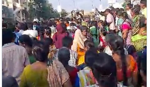 Residents of Srinivas Nagar in Khammam, Telangana, protested proposed house demolitions for road widening. Photo source: X/screebgrab (@TeluguScribe)