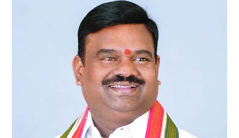 KTR must apologise to Gandhi and Reddy: Congress