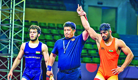 Kumar Mohit, Chandermohan strike gold in Vietnam