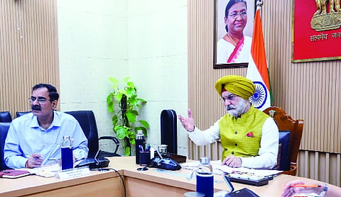 LG reviews functioning of Delhi Fire Service