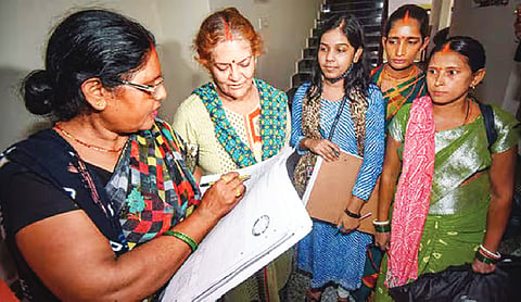 Live-in couples to be counted in census from April 1