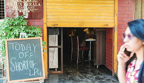 LPG crisis threatens survival of street vendors and restaurants