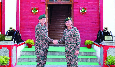 Lt General Balbir Singh takes command of Srinagar’s Chinar Corps