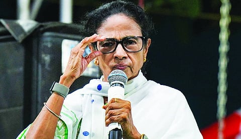 Mamata Banerjee Urges TMC Candidates to Stay at Counting Centres Amid BJP Lead