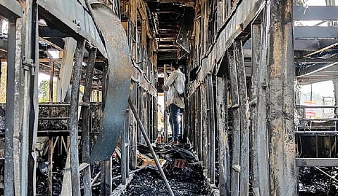 Massive tragedy averted as Bengaluru-Rajkot luxury bus catches fire near Vashi Bridge