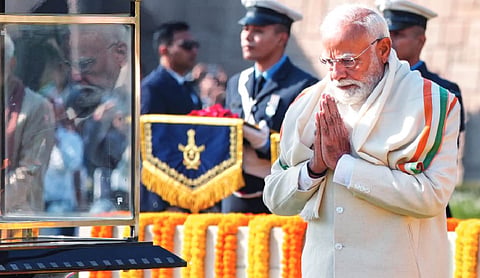 PM Modi, VP pay tributes to Gandhi on death anniversary