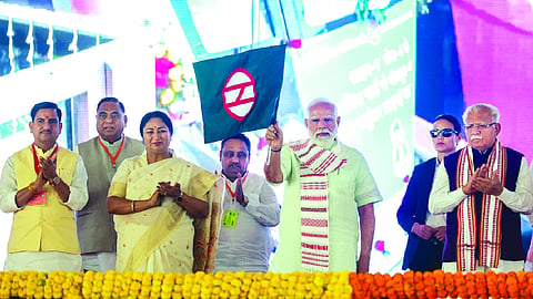PM Modi slams Mamata over Murmu protocol row