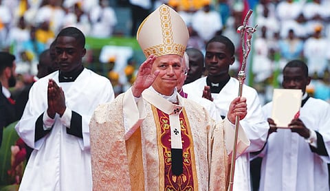 Pope ends Africa visit with mass in Equatorial Guinea