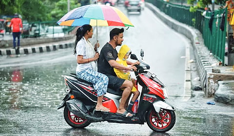 Rain and dust storm lash Delhi; IMD issues Orange alert