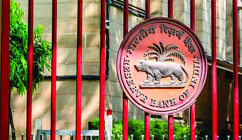 RBI temporarily lifts FCNR (B) deposit interest