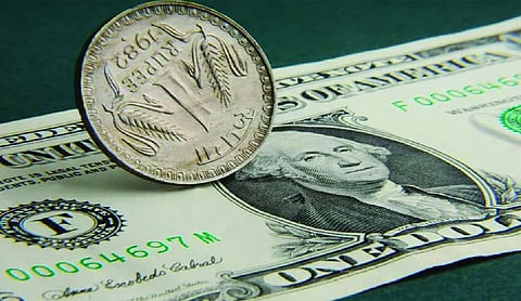 Rupee settles on flat note, up 2 paise at 95.20