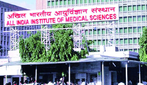 SC issues contempt notice to AIIMS acting director
