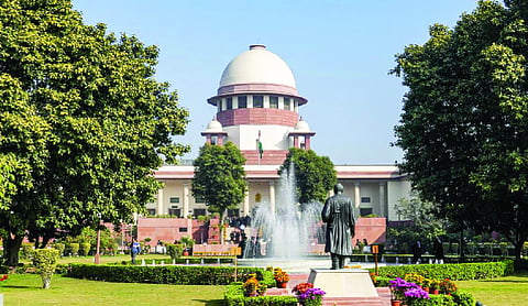 SC stays Delhi HC order asking Govt to reinstate IAS officer