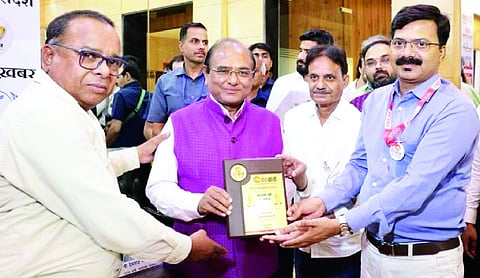 Seminar marks Hindi Patrakarita Divas at Constitution Club