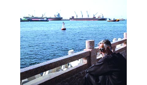 Ship runs aground in Strait of Hormuz, Iranian media reports