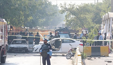 Suicide car bomb blast kills 5 in Pakistan