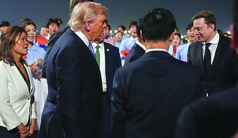 Trump gets red carpet welcome in Beijing