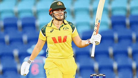 Voll, Litchfield fire Australia to 5-wicket win