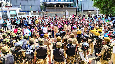 Wage protests turn violent, spread across NCR