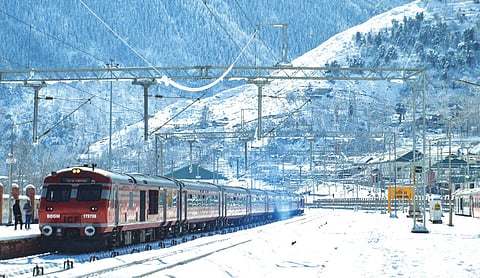 Weather improves in Kashmir