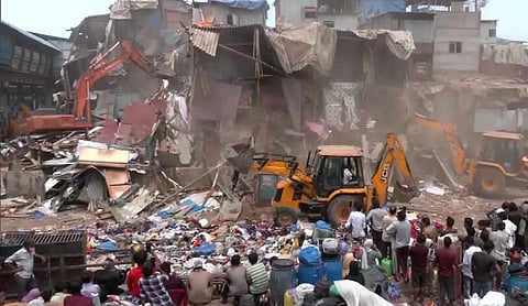 Western Railway launches massive Anti-Encroachment drive in Mumbai’s Bandra