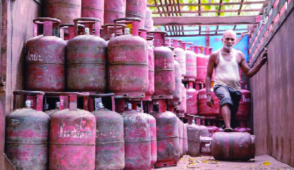 Delhi Govt Launches Special Outreach to Improve LPG Access for Migrant ...