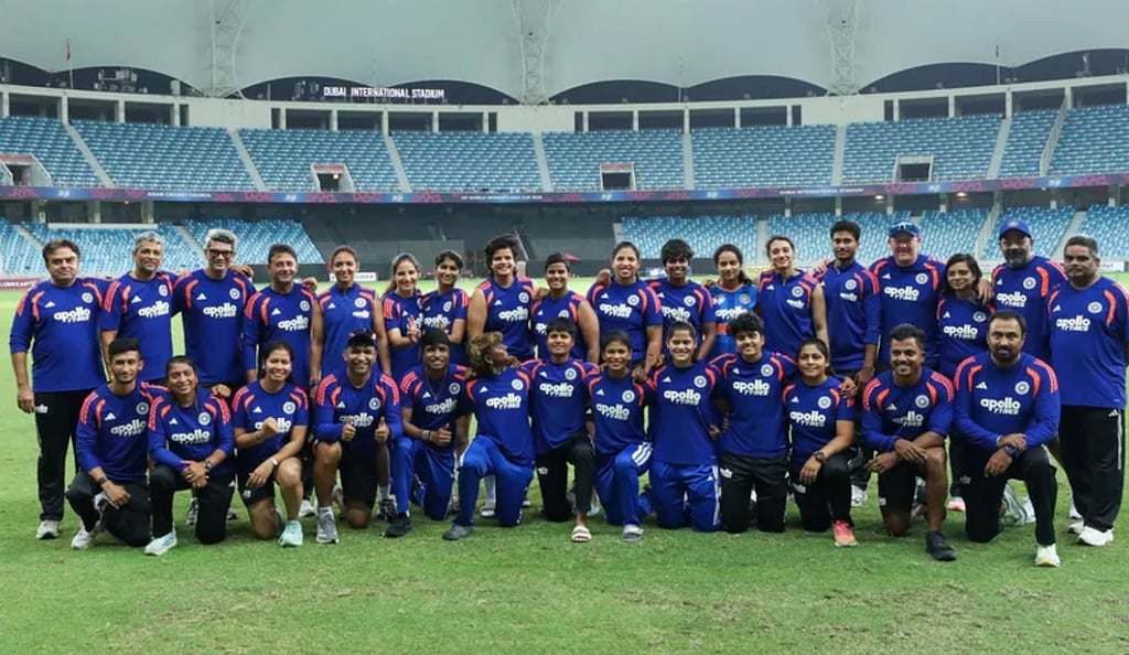 India women back BCCI stand on Asia Cup trophy: Amol Muzumdar