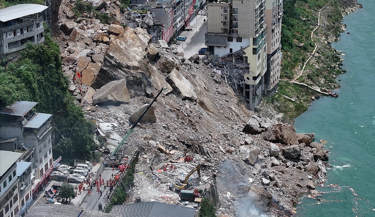 Landslide Buries Homes in Chinas Chongqing Rescue Teams Search for ...