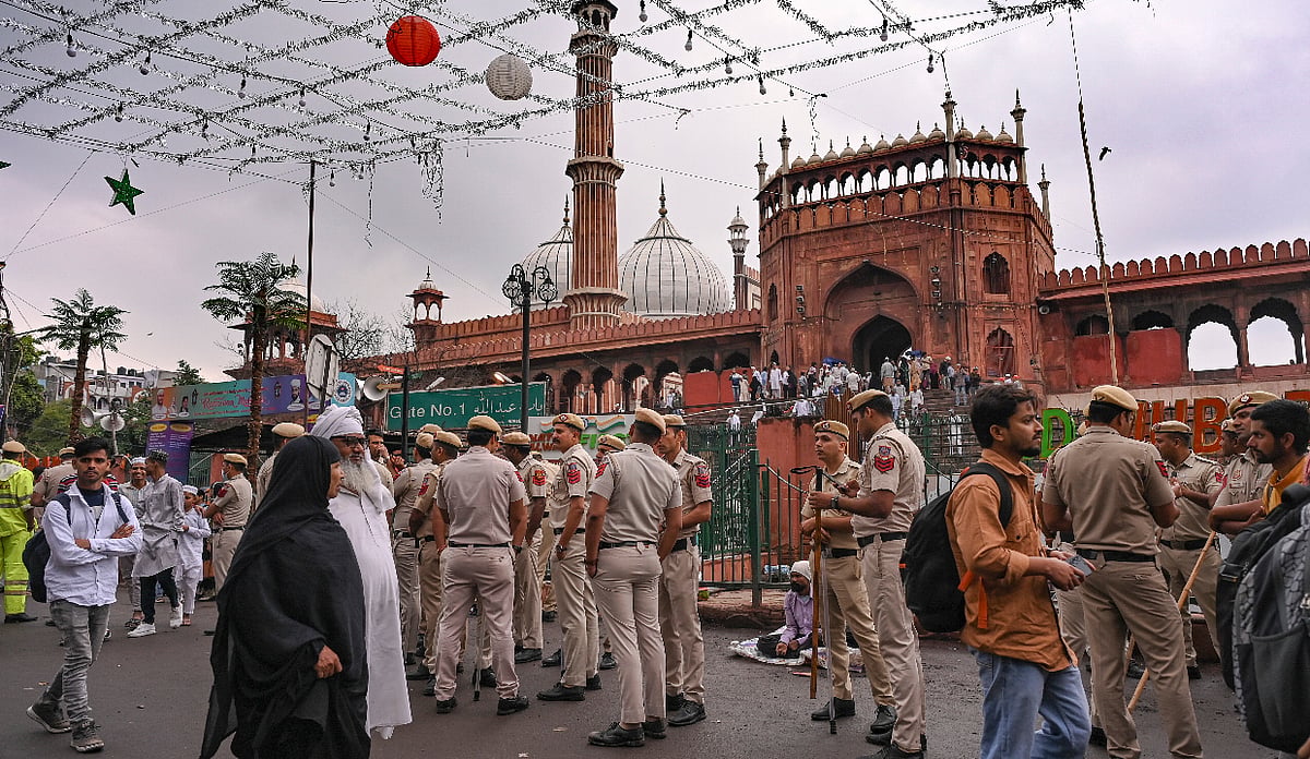 MCD begins encroachment removal drive around Delhi's Jama Masjid