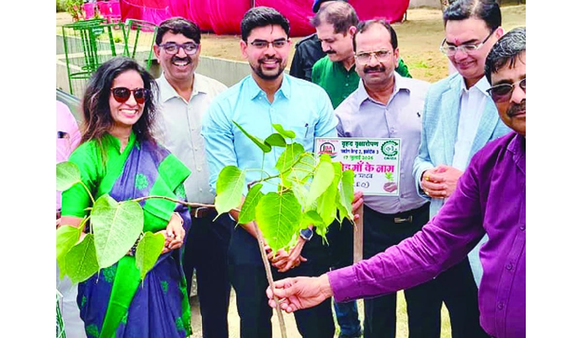 Greater Noida Launches Plantation Drive Under ‘Ek Ped Maa Ke Naam ...