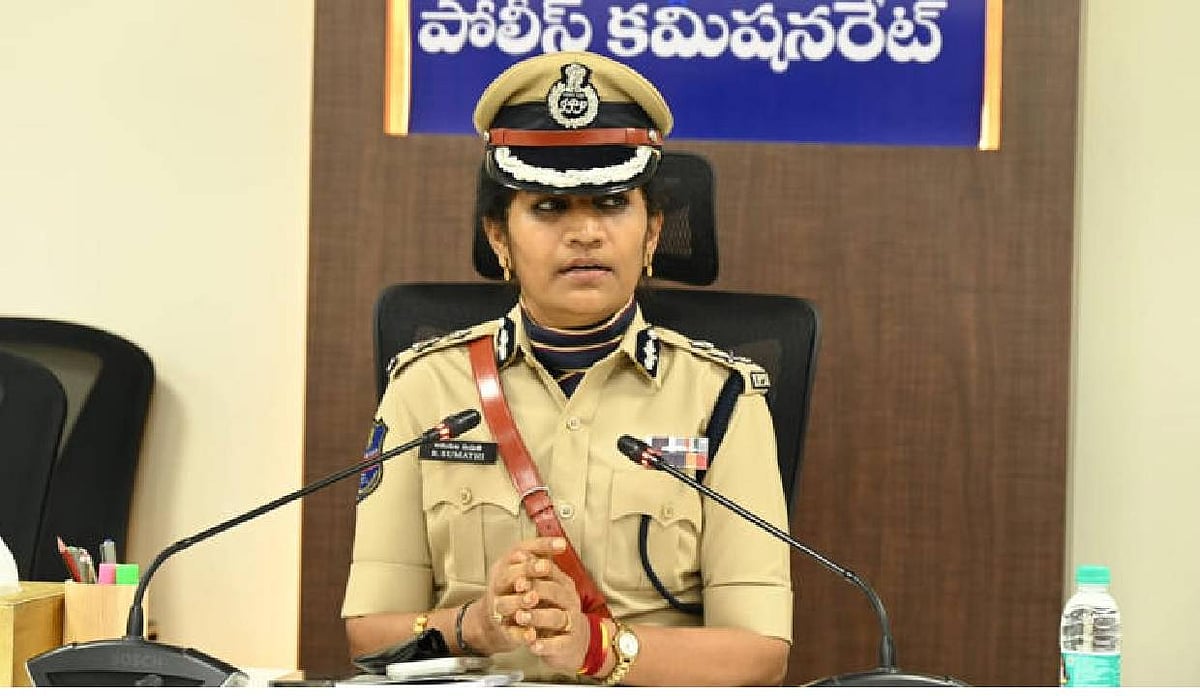 Hyderabad women safety, woman IPS undercover operation, Dilsukhnagar ...