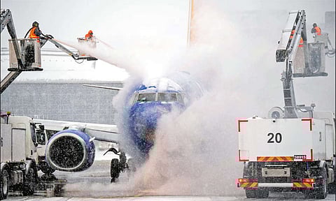 அமெரிக்காவை புரட்டிப்போடும் பனிப்புயல்; அவசரநிலை பிரகடனம்
