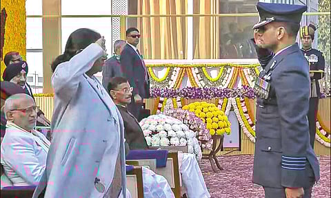 குடியரசு தினவிழாவில் சுபான்ஷு சுக்லாவுக்கு அசோக சக்ரா விருது; ஜனாதிபதி திரவுபதி முர்மு வழங்கினார்
